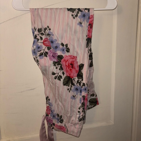 Victoria’s Secret floral pajama set - Picture 4 of 5